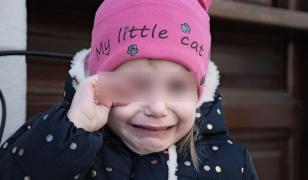 Fetiţă cu autism, ascunsă de educatoare într-o clasă goală, în timpul unei inspecţii la o grădiniţă