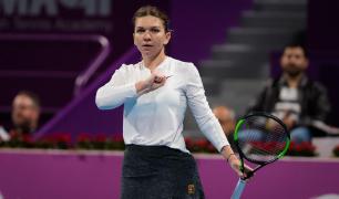 Simona Halep într-un meci de la Doha