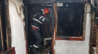 Un băieţel de 4 ani şi surioara lui au murit, după ce televizorul a explodat în timp ce se uitau la desene animate (Video)