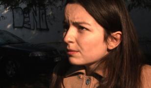 Mama bebeluşului strâns de gât de o profesoară, în Târgovişte: 'Dacă nu mi-l dai, ţi-l omor!'