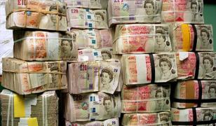 Adolescentul are 18 ani