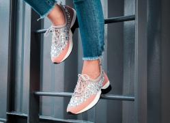 Ce încălţăminte e la modă în 2019