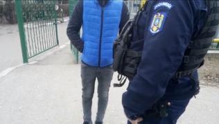 Un tânăr a intrat cu un cuţit într-un liceu din Ploieşti. Băiatul a fost prins de jandarmi (Video)