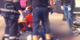 O şoferiţă a luat pe capotă doi bătrâni, pe o trecere de pietoni din Capitală. Victimele, în stare gravă