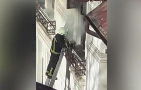 Pisică salvată dintr-un incendiu, în București