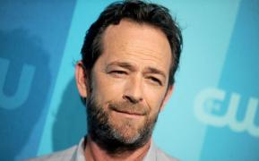 Actorul Luke Perry la o gală de film
