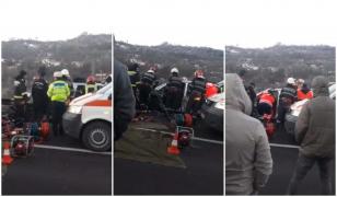 Accident grav la Comarnic, pe DN1. Mai multe victime încarcerate, două maşini s-au ciocnit frontal (Video)
