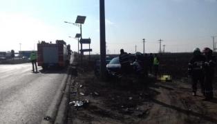 Accident fatal la Drajna Nouă. O femeie a murit în impactul dintre o maşină şi un TIR