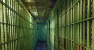 Adolescentul evadat şi prins în 2 minute, la Zalău, s-a spânzurat în arestul preventiv