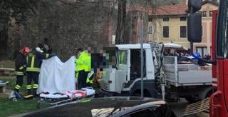 Bebeluş lovit de un camionagiu beat, în Italia. Copilul a fost aruncat din cărucior, sub privirile îngrozite ale mamei