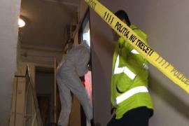 Incendiu într-un apartament din Bucureşti, soţul a sărit să bată poliţiştii, soţia descoperită moartă