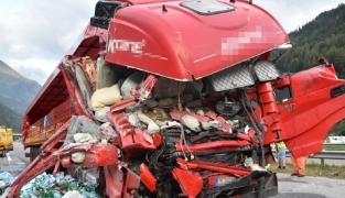 Şoferul român are 52 de ani