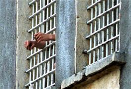 Deţinut găsit spânzurat în puşcărie, la Târgu Jiu. El îşi înjunghiase soţia în faţa spitalului, anul trecut