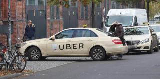 Un român a furat o maşină Uber