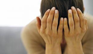 Un tânăr din Botoşani şi-a infectat intenţionat iubita cu HIV