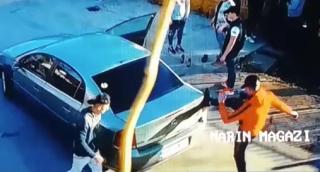 Doi tineri din Strejnic, opriţi în trafic şi bătuţi cu bestialitate pentru că au ridicat praful cu maşina (Video)