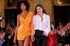 Paradă la Săptămâna modei de la Paris