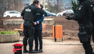 Poliţistă din Iaşi, cerută în căsătorie în timpul unei misiuni cu mascaţi