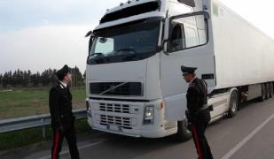 Român cu alcoolemie de peste 3 la mie prins în Italia, la volanul unui camion de 40 de tone, pentru că mergea prea încet