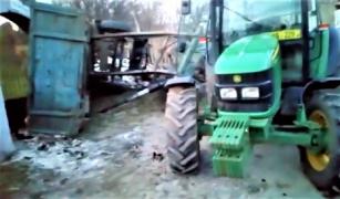 Copil de 4 ani în comă la Cisnădioara, strivit de o remorcă lăsată nesupravegheată (Video)