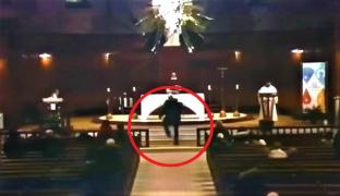 Român arestat la Montreal pentru înjunghierea preotului în biserică, în timpul slujbei (Video)