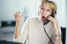 O femeie din Iaşi a sunat furioasă la 112 să reclame că soţul său nu-şi face datoria de bărbat