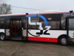 Copii de 3 şi 4 ani răniţi, aruncaţi din cărucioare după frâna bruscă a unui şofer de autobuz, la Buzău