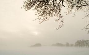 Răcire dramatică după temperaturi de 25 de grade Celsius. De marţi, vremea se schimbă în toată ţara
