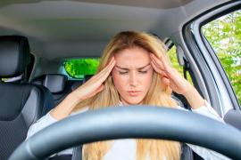 Şoferiţa din Lugoj care a trecut pe roşu motivând că era "portocaliu" a rămas, într-un final, fără permis