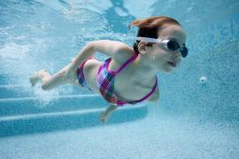 Costumul de baie marca Adidas Infinitex 3-Stripes, retras de la vânzare