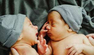 După abia un an autorităţile au descoperit bebeluşii