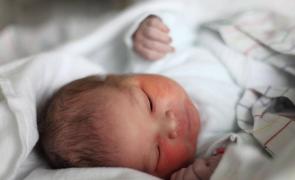 Băieţelul a primit numele Salvador