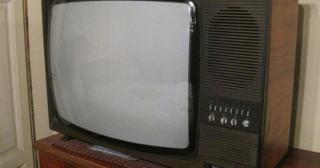 Peste fetiţa în comă strivită de televizor, la Bacău, a căzut anul trecut şi frigiderul