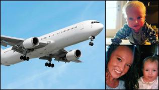 O mămică şi băieţelul ei de 1 an, daţi jos din avion din cauza pielii. "Nu m-am simţit niciodată atât umilită!" (Video)