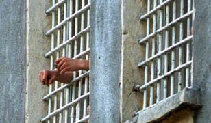 Un deţinut periculos a evadat din Penitenciarul Jilava. Poliţia a organizat filtre pentru prinderea fugarului