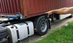 Doi şoferi au furat două tone de motorină, într-o parcare de TIR-uri din Franţa