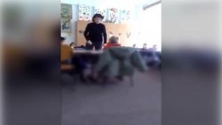 Băieţel de 5 ani din Braşov, bătut de educatoare şi încuiat în debaraua grădiniţei, cu lumina stinsă (Video)