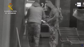 Români filmaţi cum aruncă în aer bancomate în Spania, cu "Mama lui Satan" (Video)