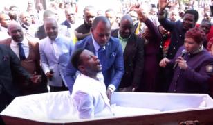 Bărbatul înviat de un pastor african, într-o ceremonie falsă, a murit