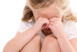 Fetiţa de 4 ani a unei familii de români, batjocorită de unchiul său, la Napoli