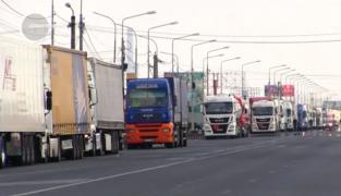 Restricţii în Ungaria. Şoferii de TIR au primit interzis în ţara vecină, începând de joi