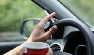 Român amendat în Italia pentru că fuma în maşină, lângă fiul său