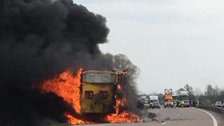 TIR-ul incendiat care a fost condus de șoferul român