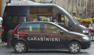 Româncă înjunghiată în inimă de iubitul italian, pe o stradă din Salerno