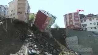 Momentul în care blocul din Istanbul se prăbușește