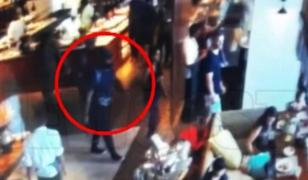 Momentul în care un terorist detonează o bombă într-un hotel din Sri Lanka