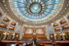 Modificările au fost votate cu majorităţi covârşitoare