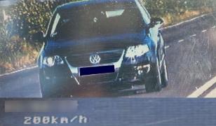 O fată de 24 ani a fost prinsă de radar în timp ce 'zbura' cu aproape 200 km/h