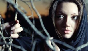 Tânăr din Sălaj înşelat cu peste 70.000 de lei de două vrăjitoare din Prahova