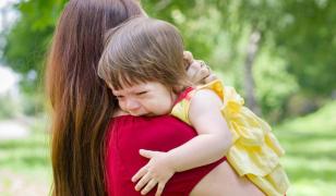 Româncă lăsată fără copil de soţul suedez şi arestată la Suceava